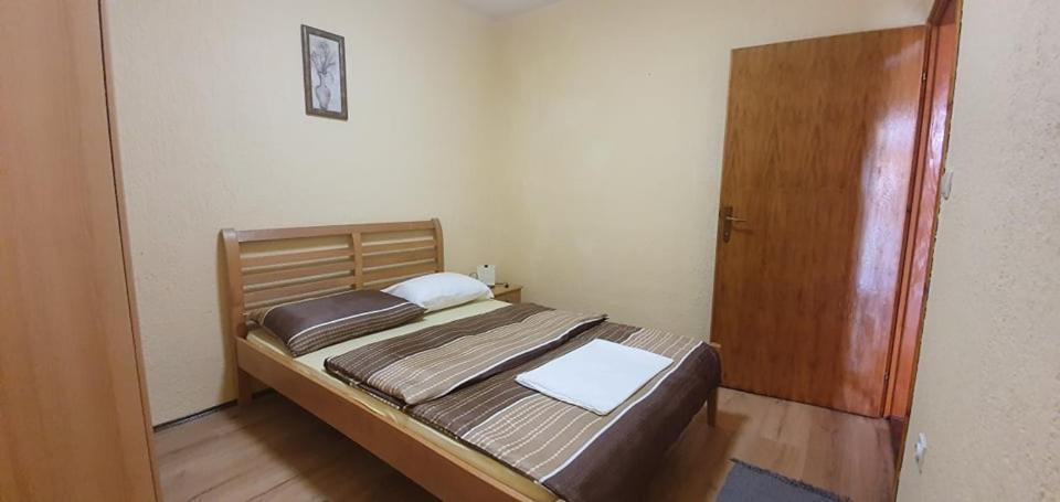 Apartments New Charming เซนญ์ ภายนอก รูปภาพ