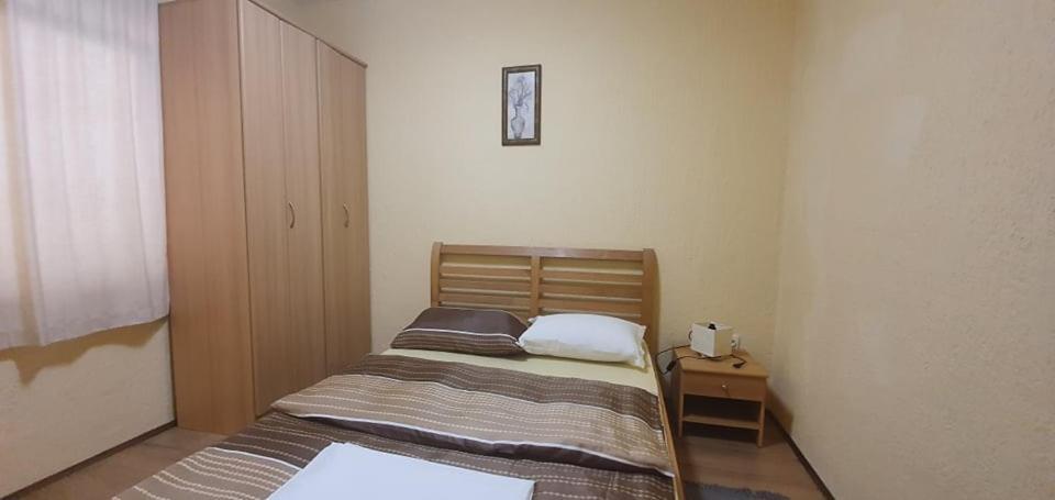 Apartments New Charming เซนญ์ ภายนอก รูปภาพ