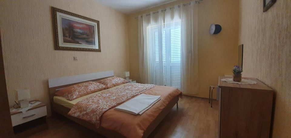 Apartments New Charming เซนญ์ ภายนอก รูปภาพ
