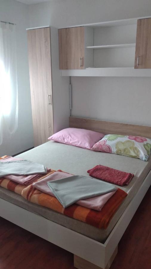 Apartments New Charming เซนญ์ ภายนอก รูปภาพ